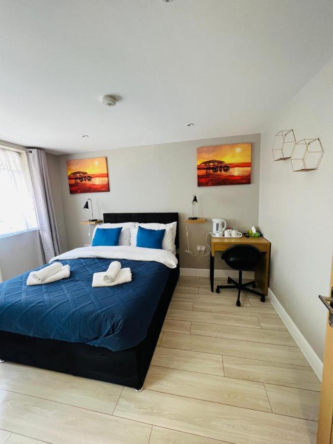 Indigo Suites Enfield Esterno foto